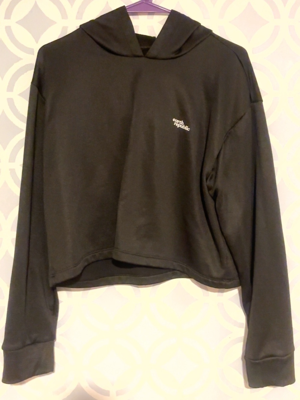 Crop Hoodie Sweatshirt in Black by